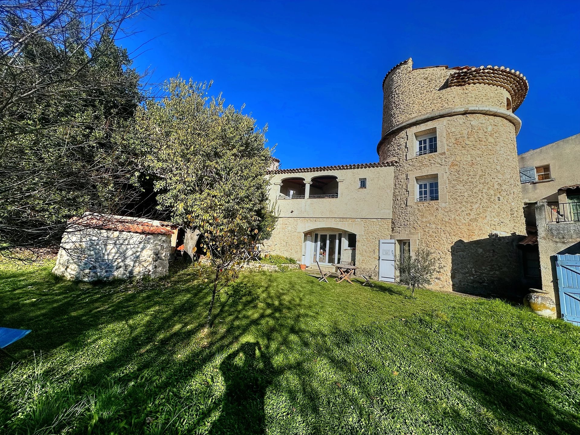 Townhouse with garden for sale - Ideal for gîtes in the Verdon region, Provence