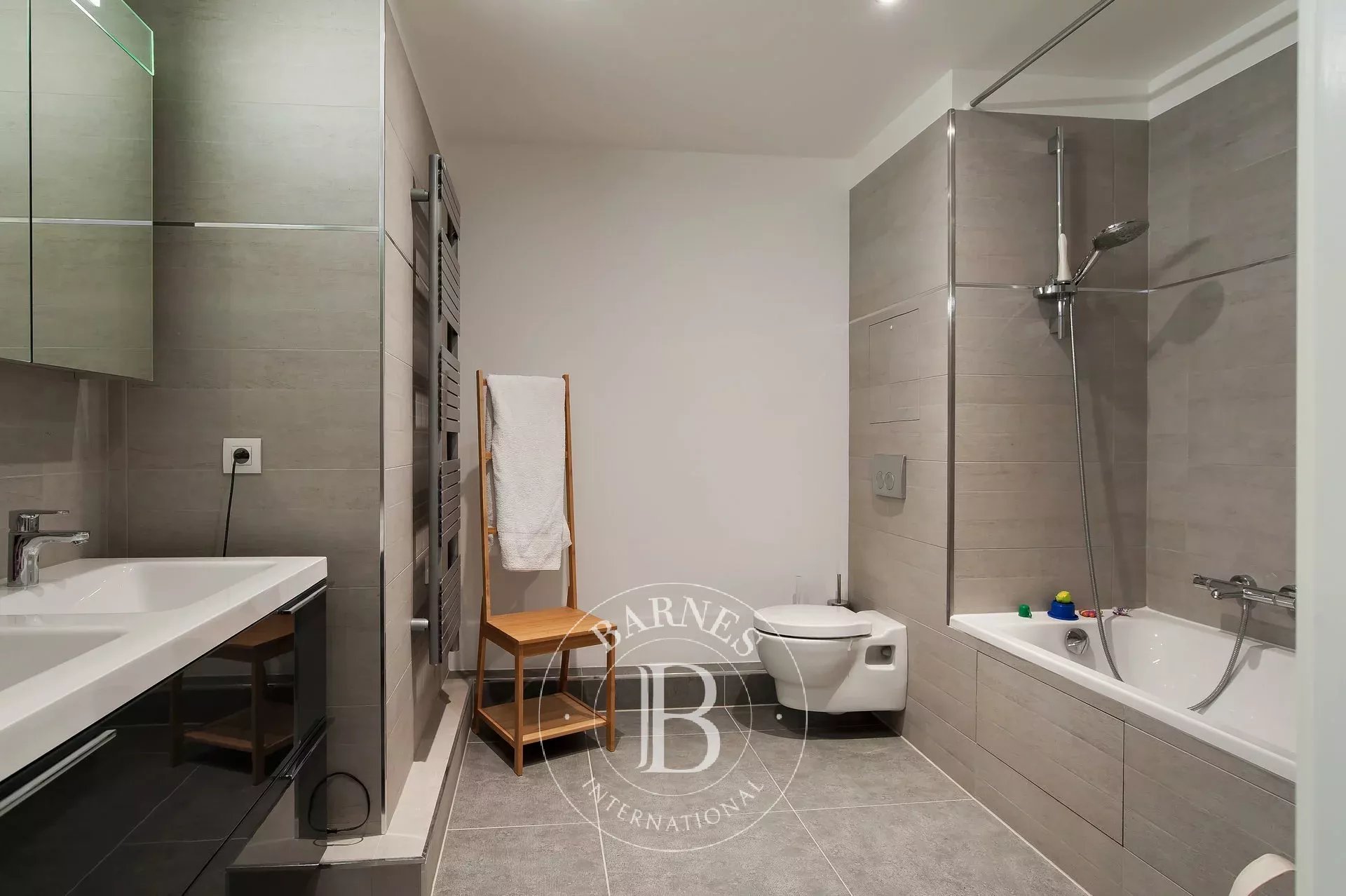 Daire Paris 4ème - picture 9