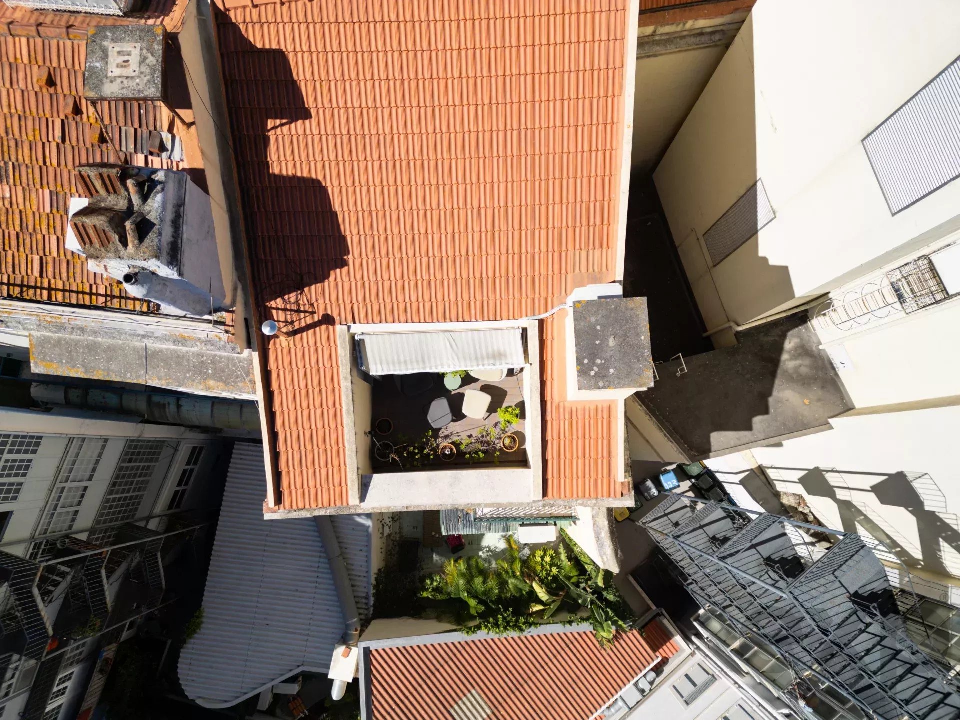 Elegant T2 + 1 Penthouse in Downtown Lisbon 86935832 image 2