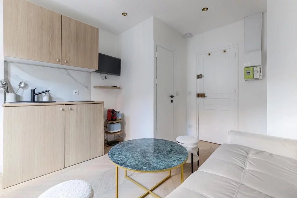 STUDIO REFAIT A NEUF - MUETTE PARIS XVI - Image Array