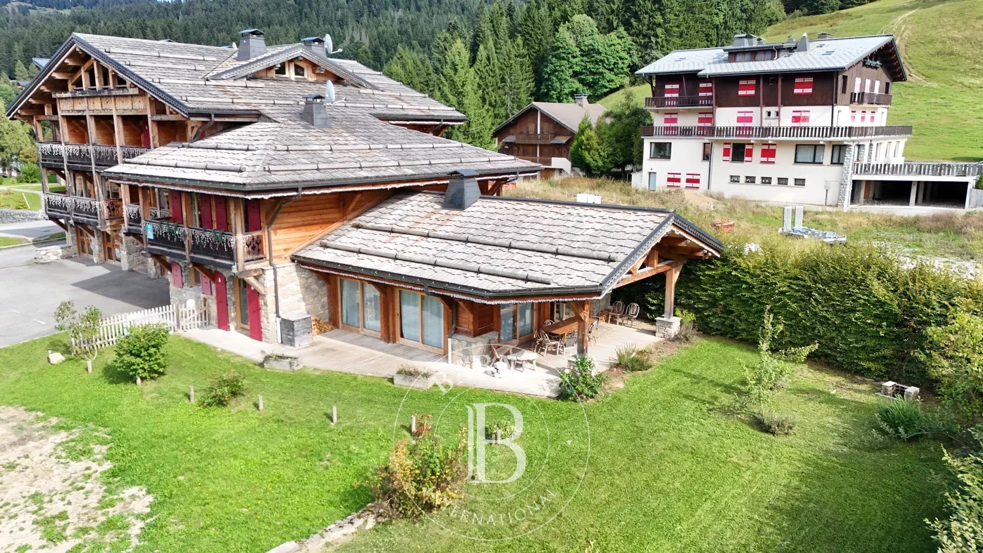 Photo of Les Gets – Ski-in/Ski-out property with 3 units