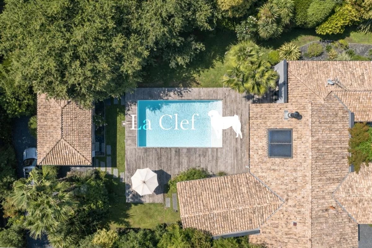 GUJAN-MESTRAS VILLA DE PLAIN-PIED 225 M² 4 SUITES –PISCINE PARC PAYSAGER 2 180 M²