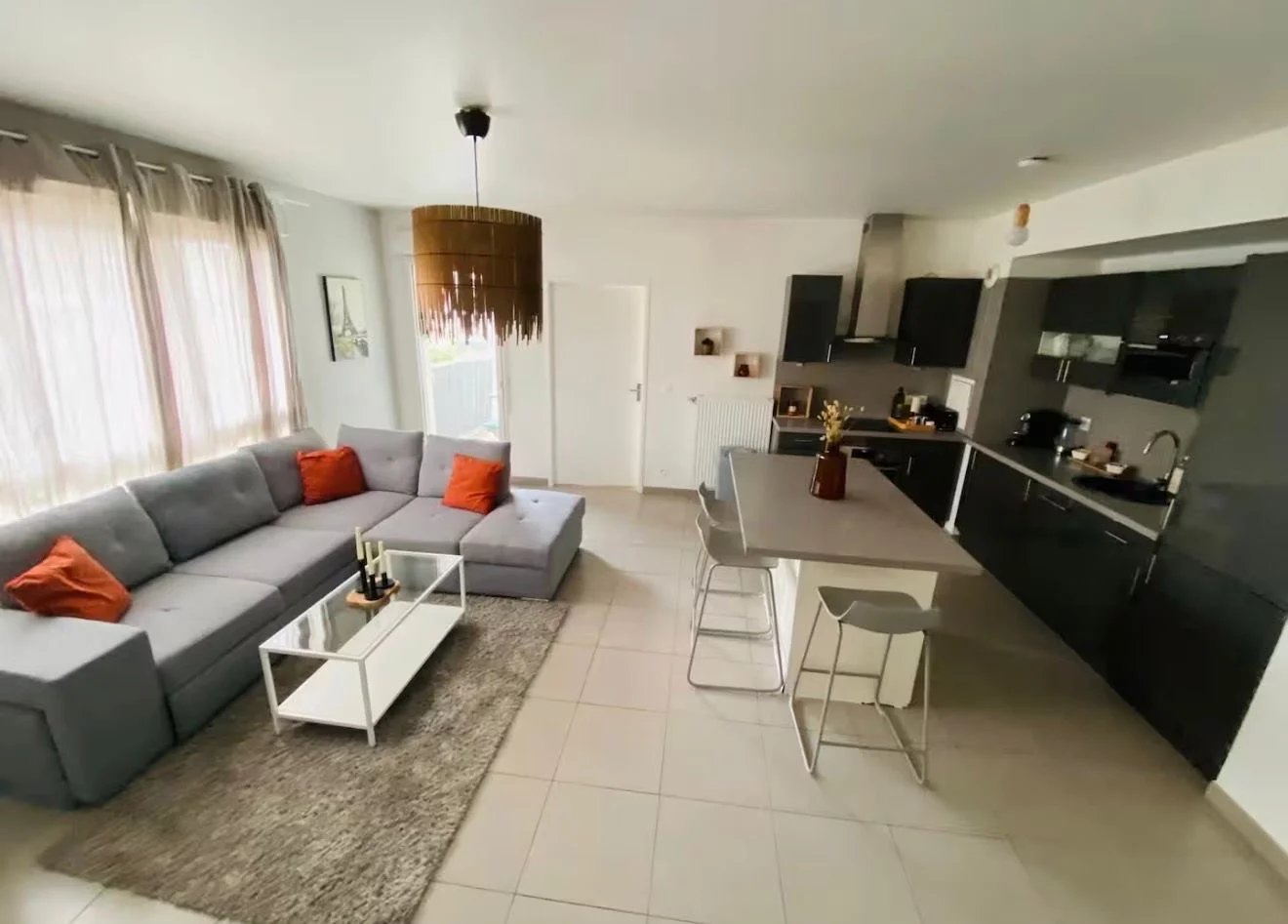 PORTE D'AUBERVILLIERS- ROSA PARC / 4 PIÈCES EN ÉTAGE / BALCON / - Image 1