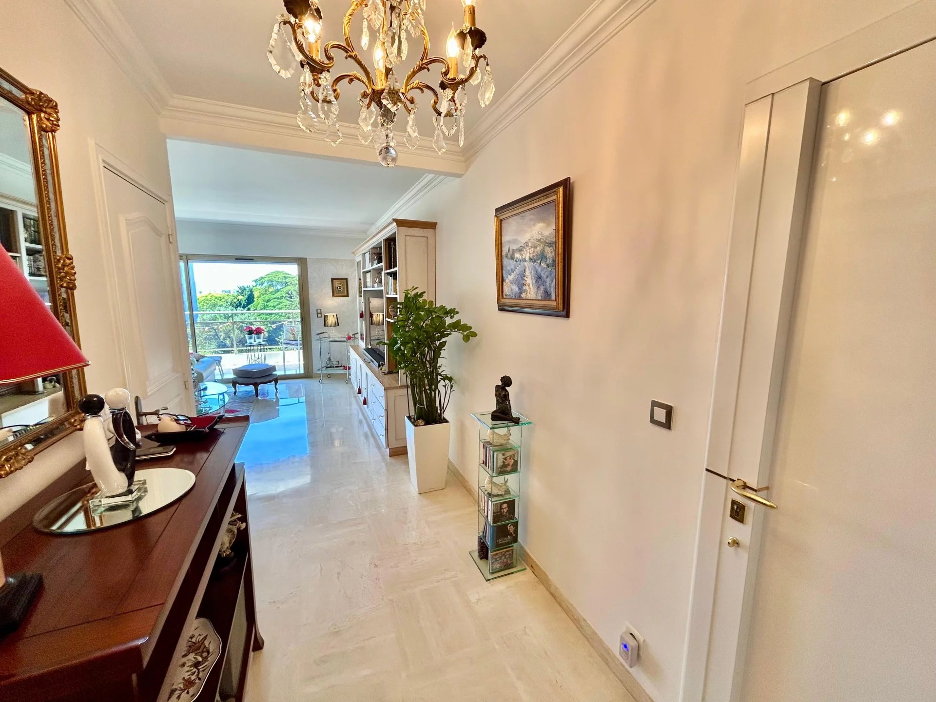 Montrose – Top floor with terrace, bright 4-room apartment with double garage