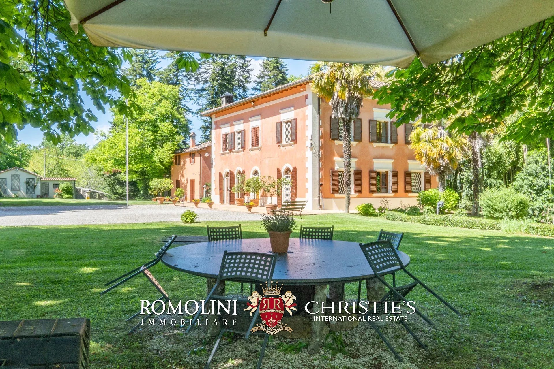 8 Bedroom Villa/Townhouse's Image 44