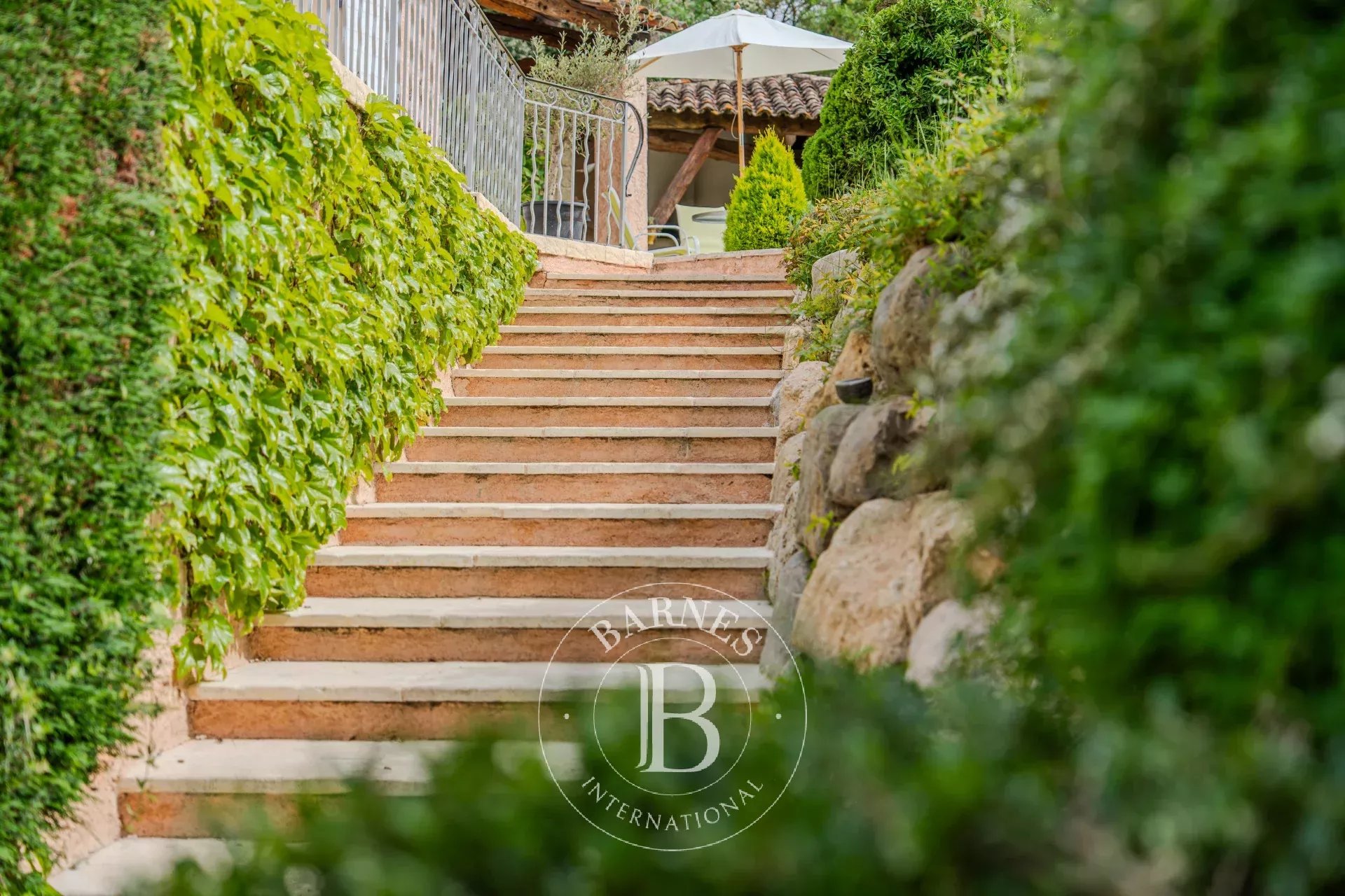 AIX EN PROVENCE NORTH - 15 MINUTES AIX-EN-PROVENCE - HOUSE 200sqm (350sqm in total) - LAND 4000m² - 3 BEDROOMS - ANNEXE - BASEMENT - GARDEN - SWIMMING POOL - SECLUDED - picture 32