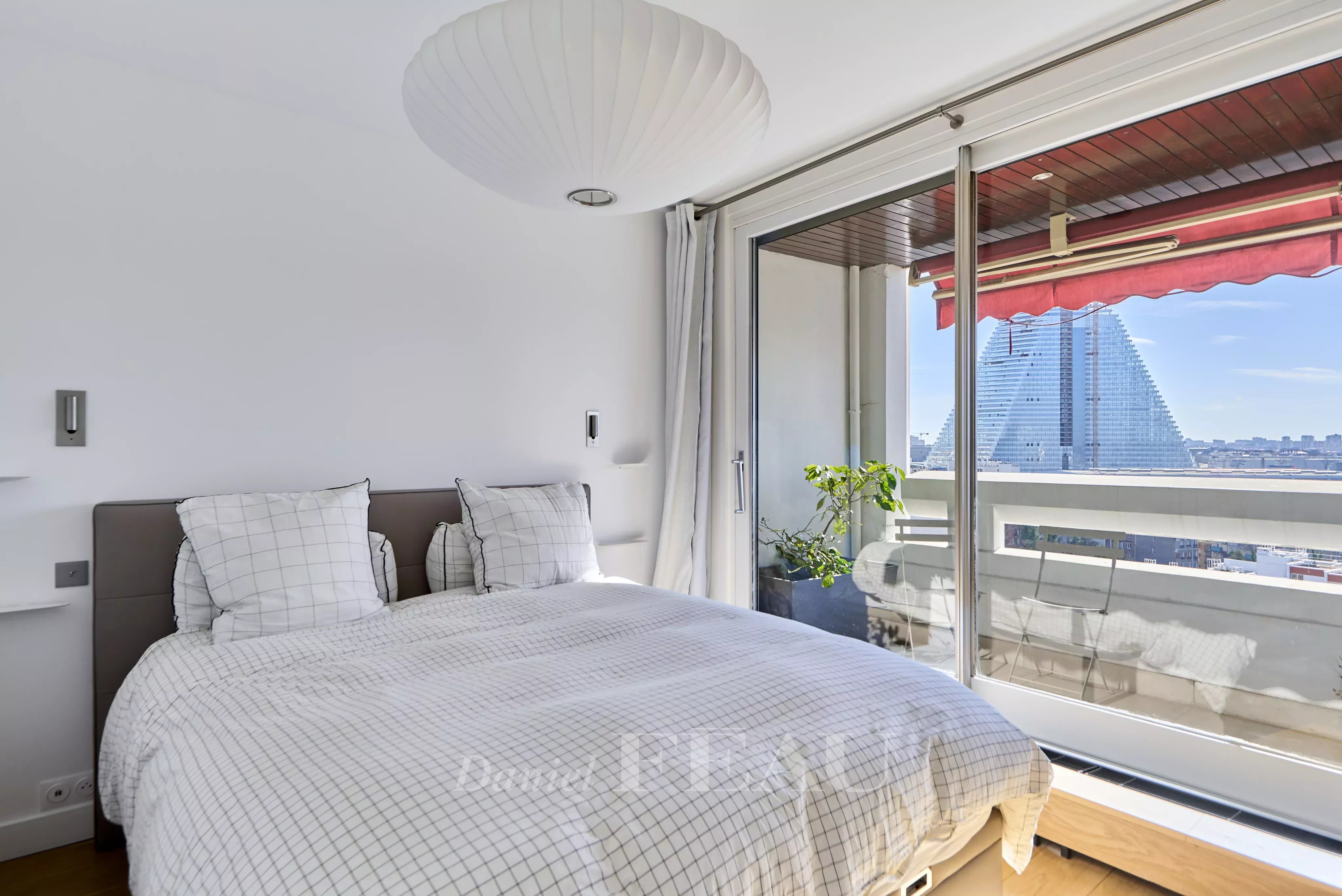 Sale Apartment Paris 15th