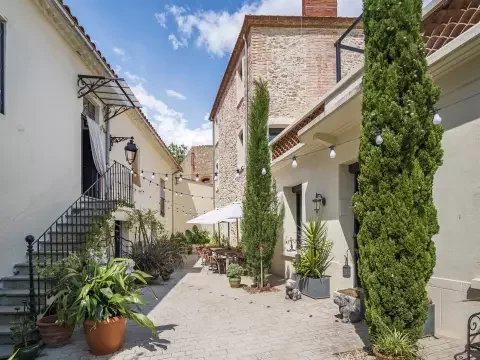 HERENHUIS MET ZWEMBAD EN BIJGEBOUW, THUIR