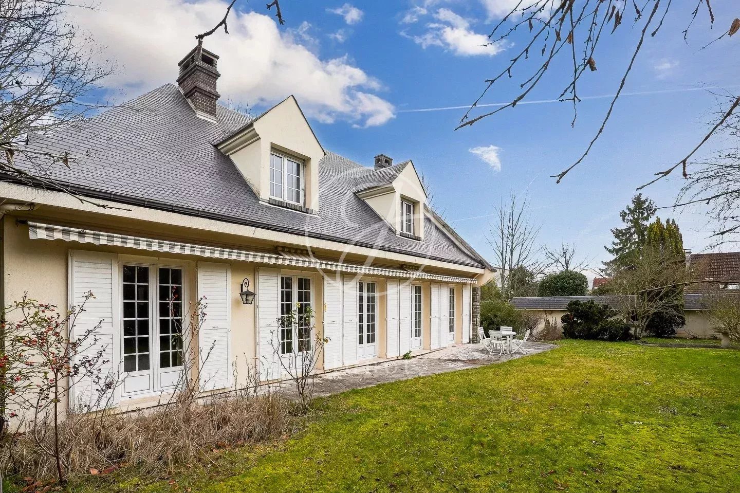 Le Vésinet - SUD - Maison à vendre - 7 pièces - 180m² - Jardin de 831m².