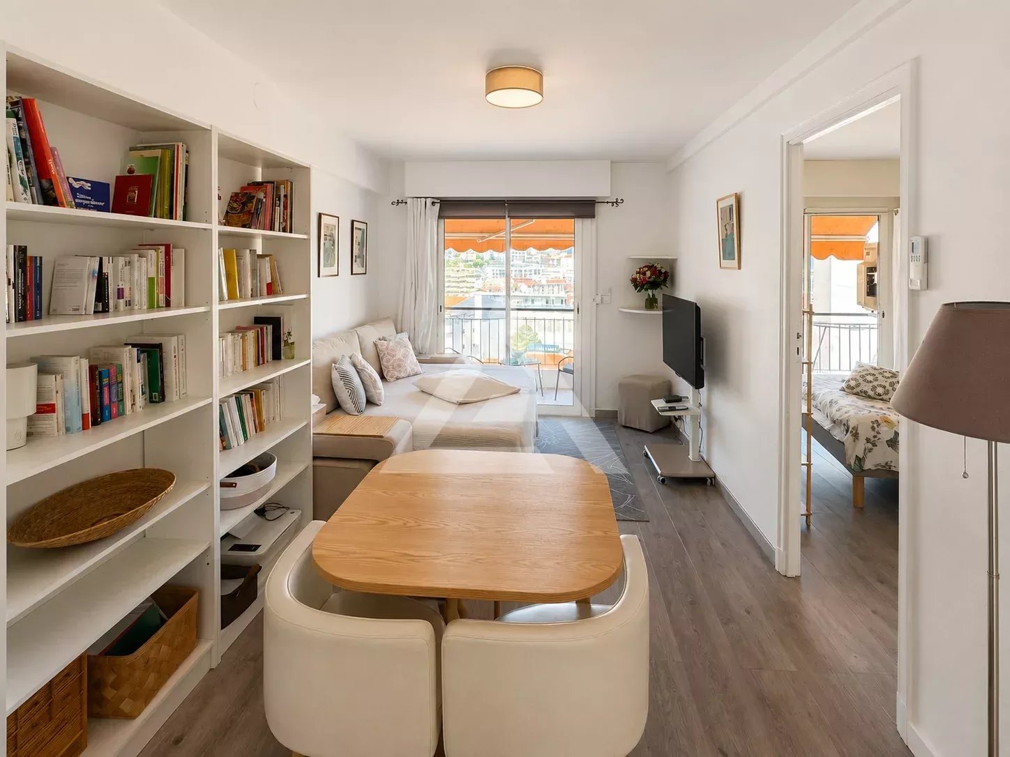 BEAUSOLEIL – TWO-BEDROOM FURNISHED FLAT – ON THE BORDER WITH MONACO