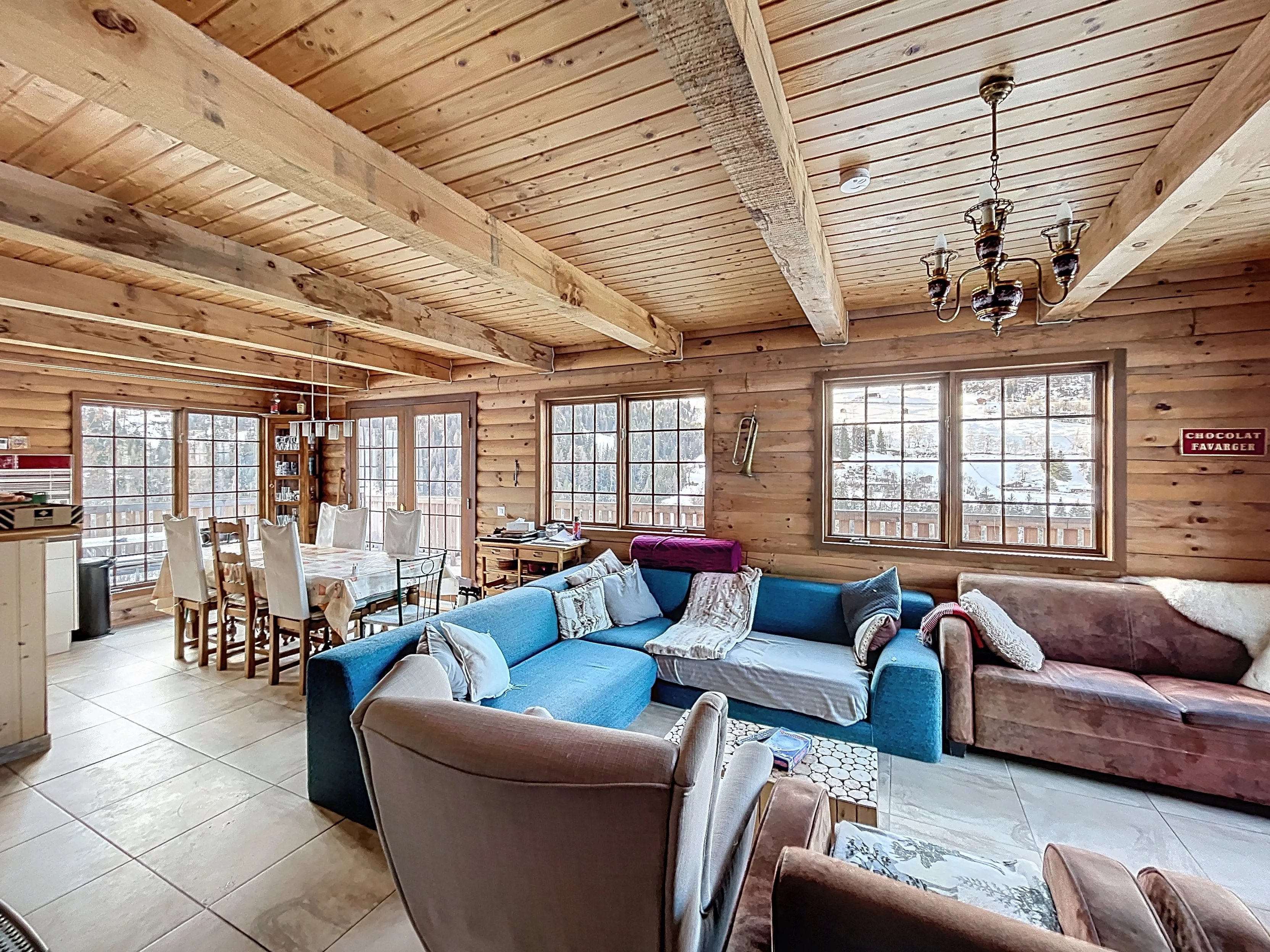 Chalet canadien en rondins avec deux appartements et vue imprenable - Photo 2