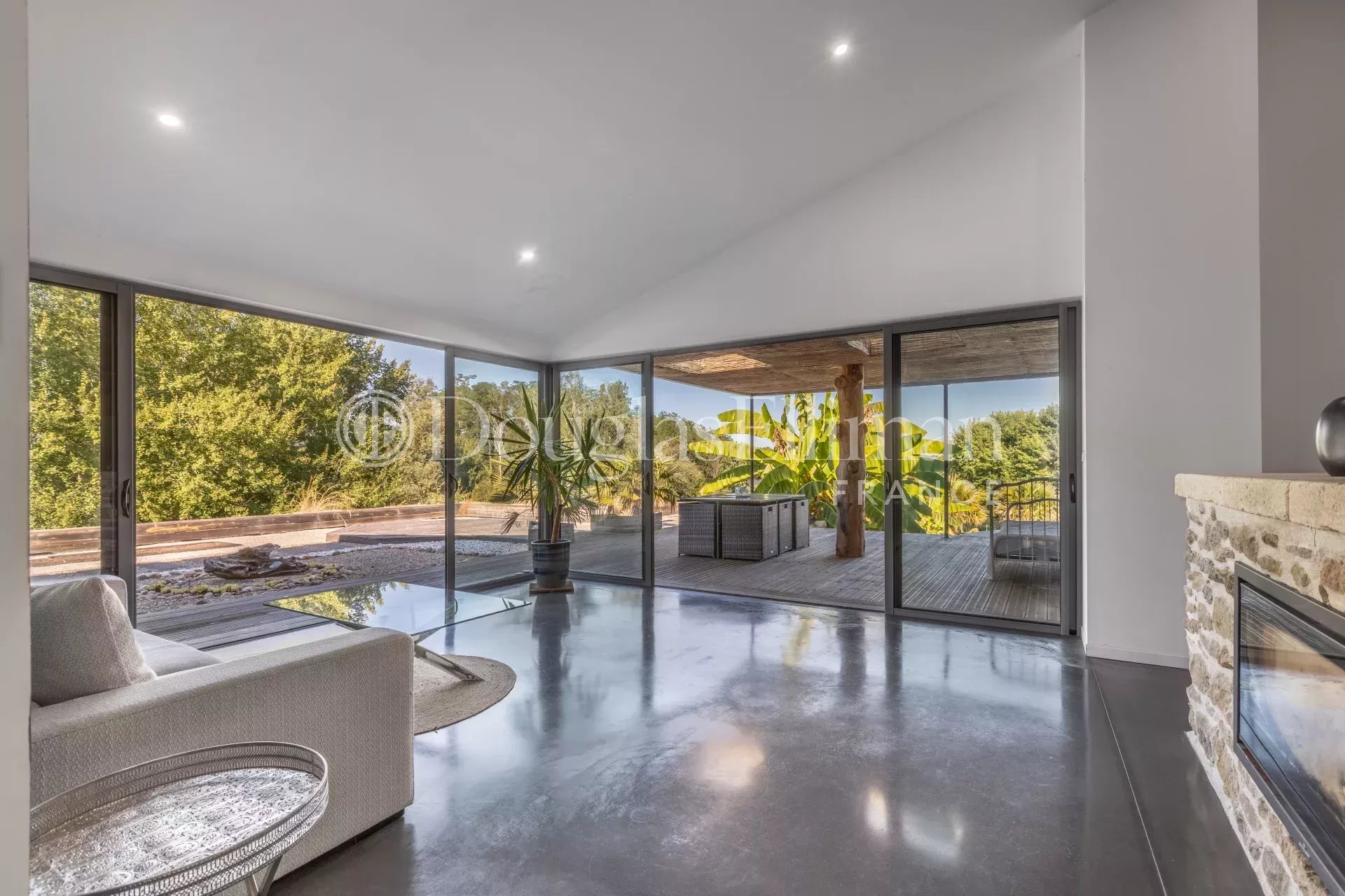 BORDEAUX – Charmante propriété en pierre entièrement rénovée - Image nᵒ3