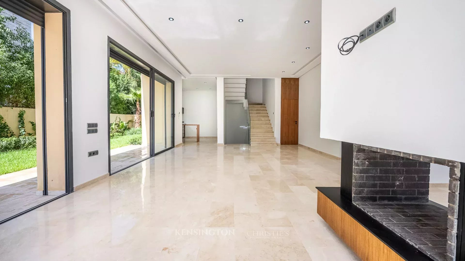 5 Bedroom Villa/Townhouse's Image 4