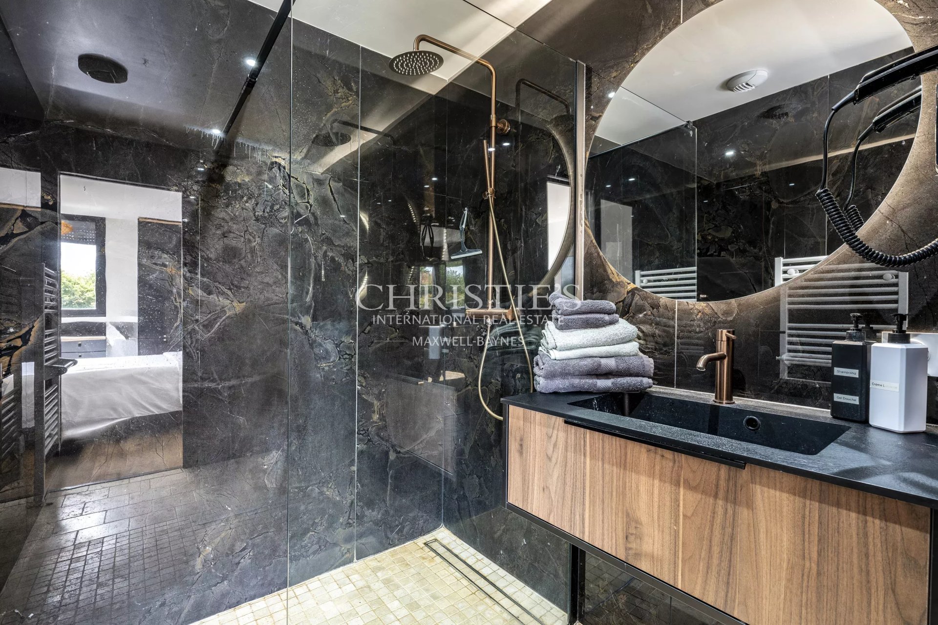 5 Bedroom Villa/Townhouse's Image 8