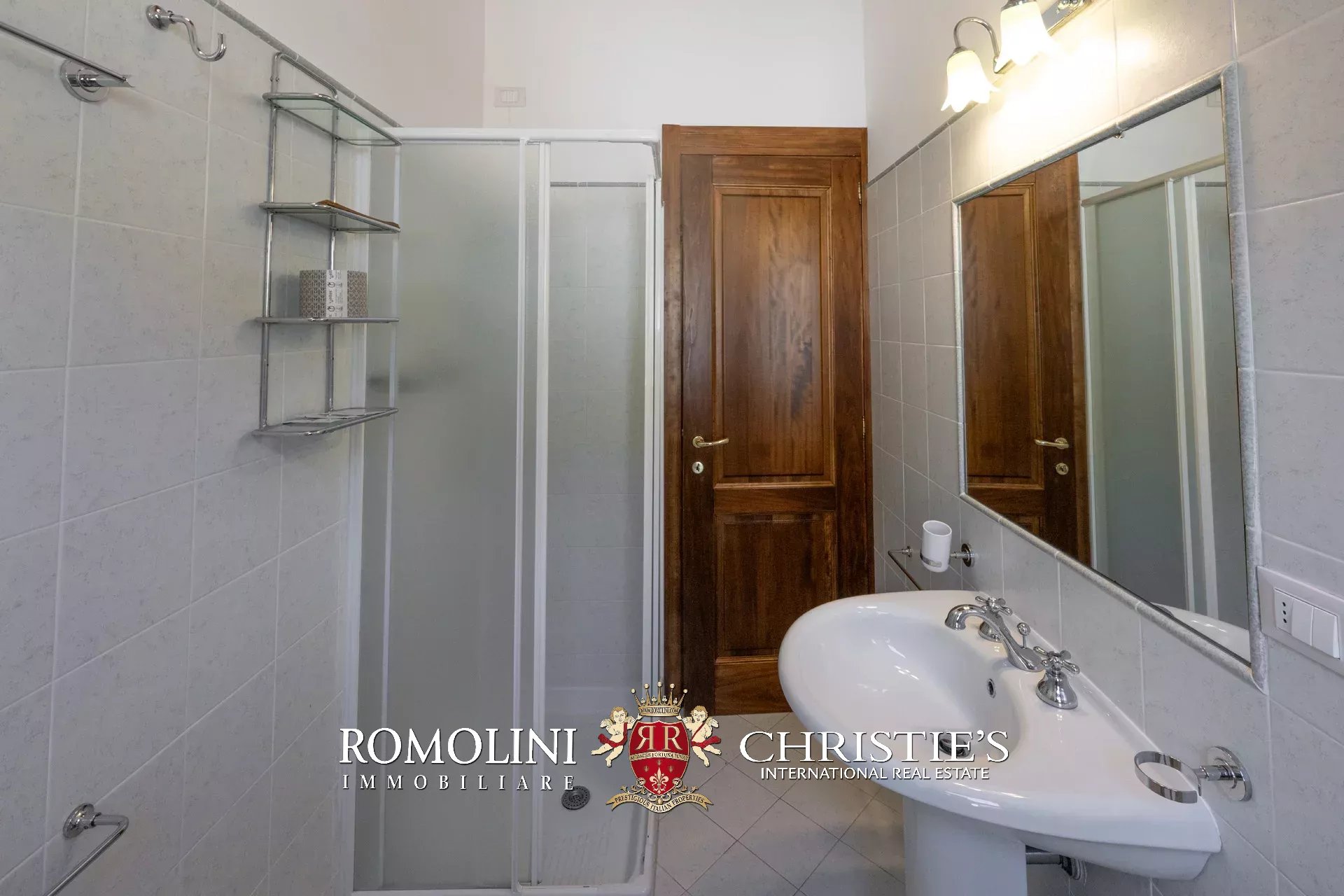 13 Bedroom Villa/Townhouse's Image 34