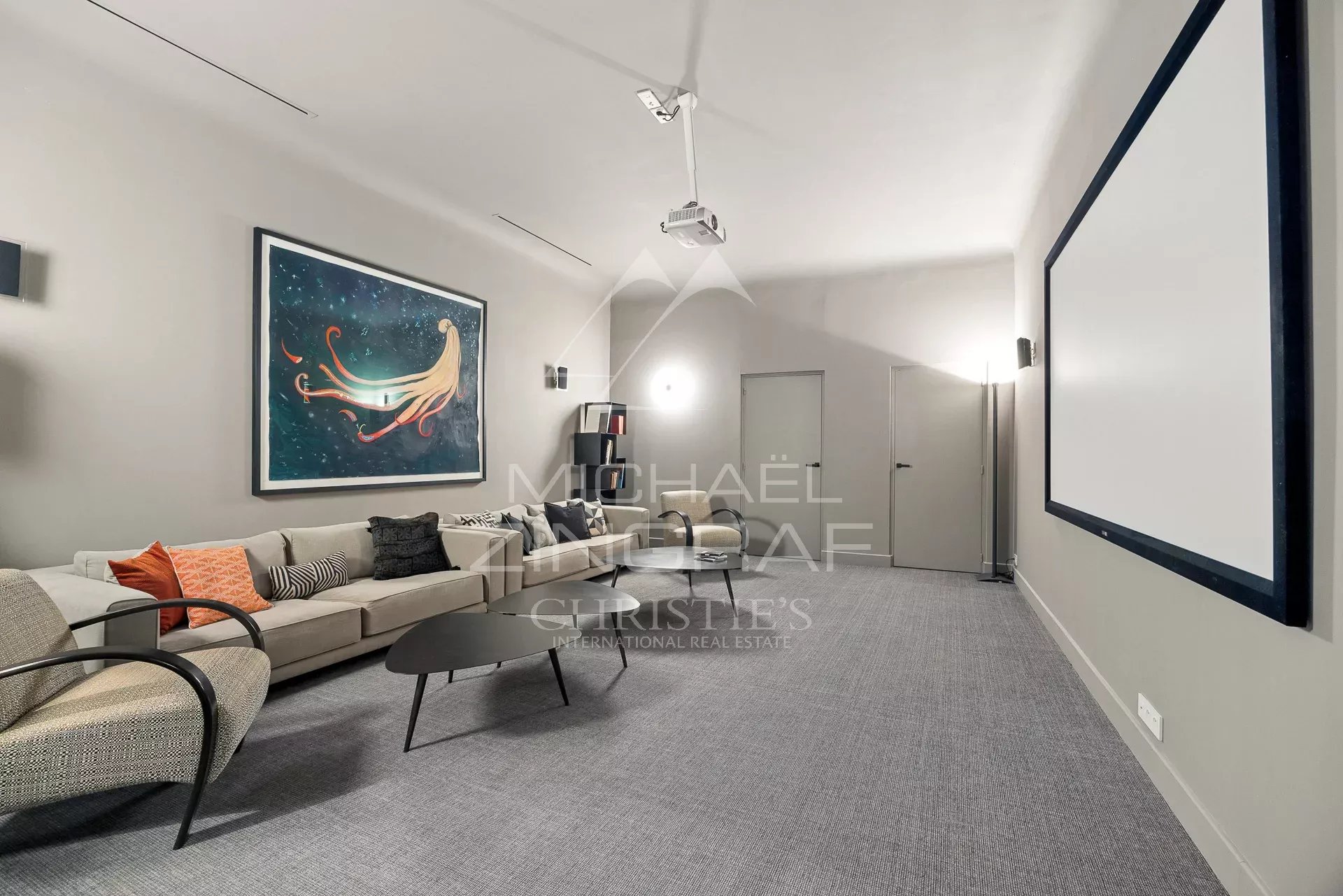 11 Bedroom Villa/Townhouse's Image 6
