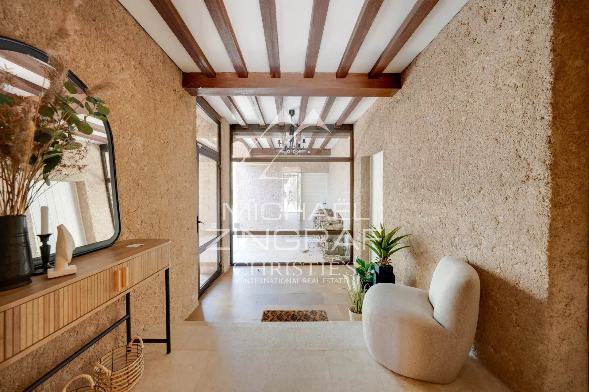 6 Bedroom Villa/Townhouse's Image 8