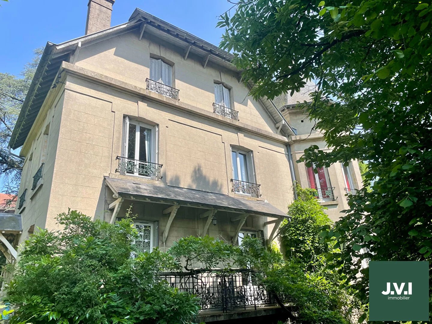 MAISON MONTMORENCY - 7 pièce(s) - 255 m2