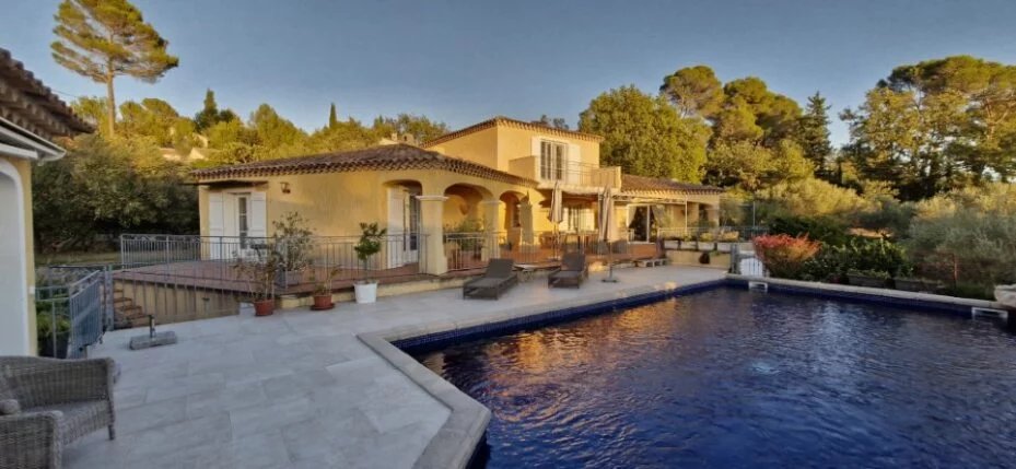 SUPERB 5 BEDROOMS VILLAS SAINT ANTOIN DU VAR