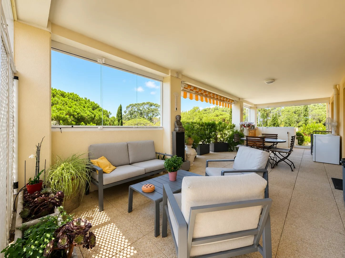 Agence immobilière de 