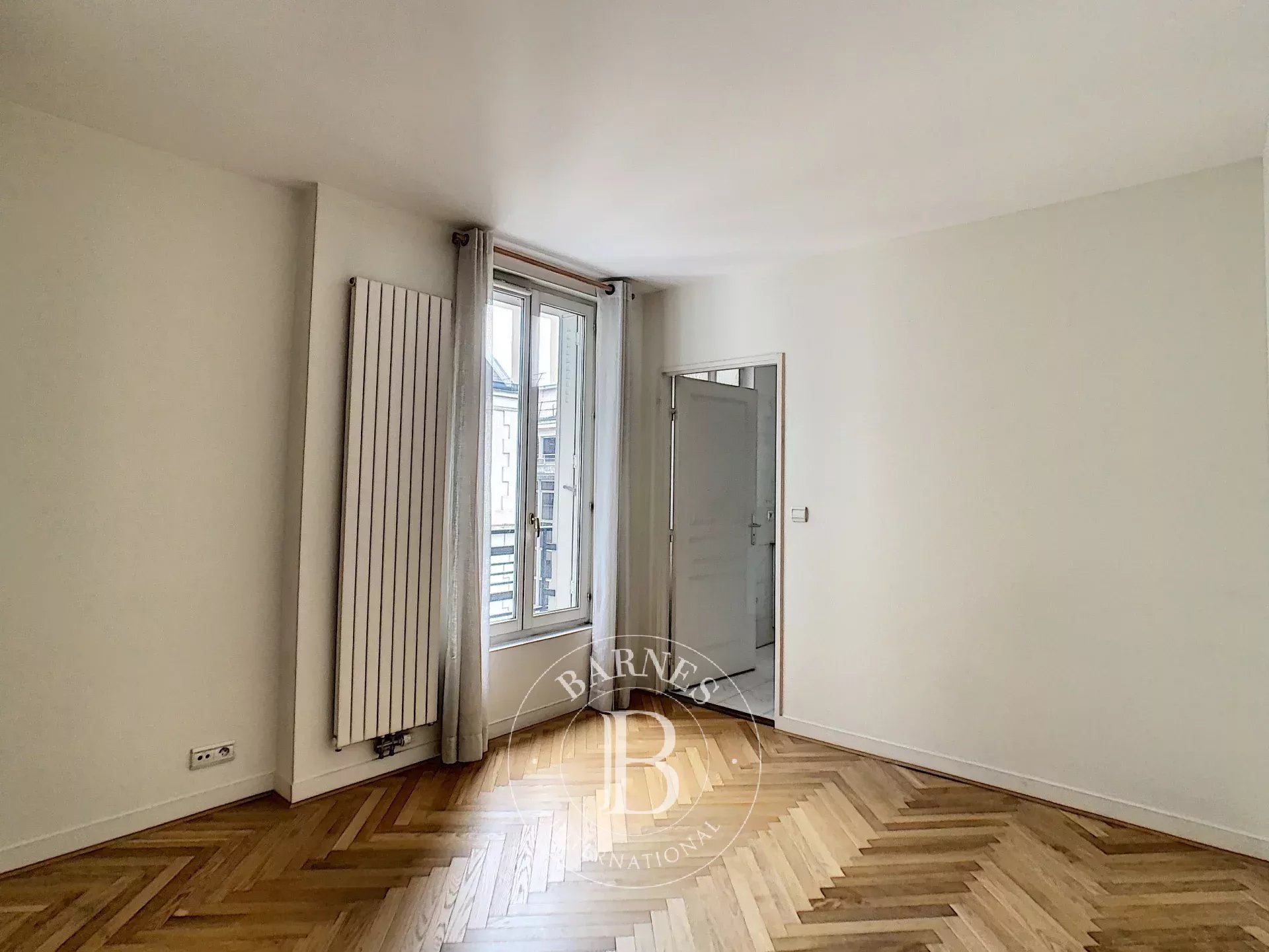 Daire Paris 8ème - picture 8