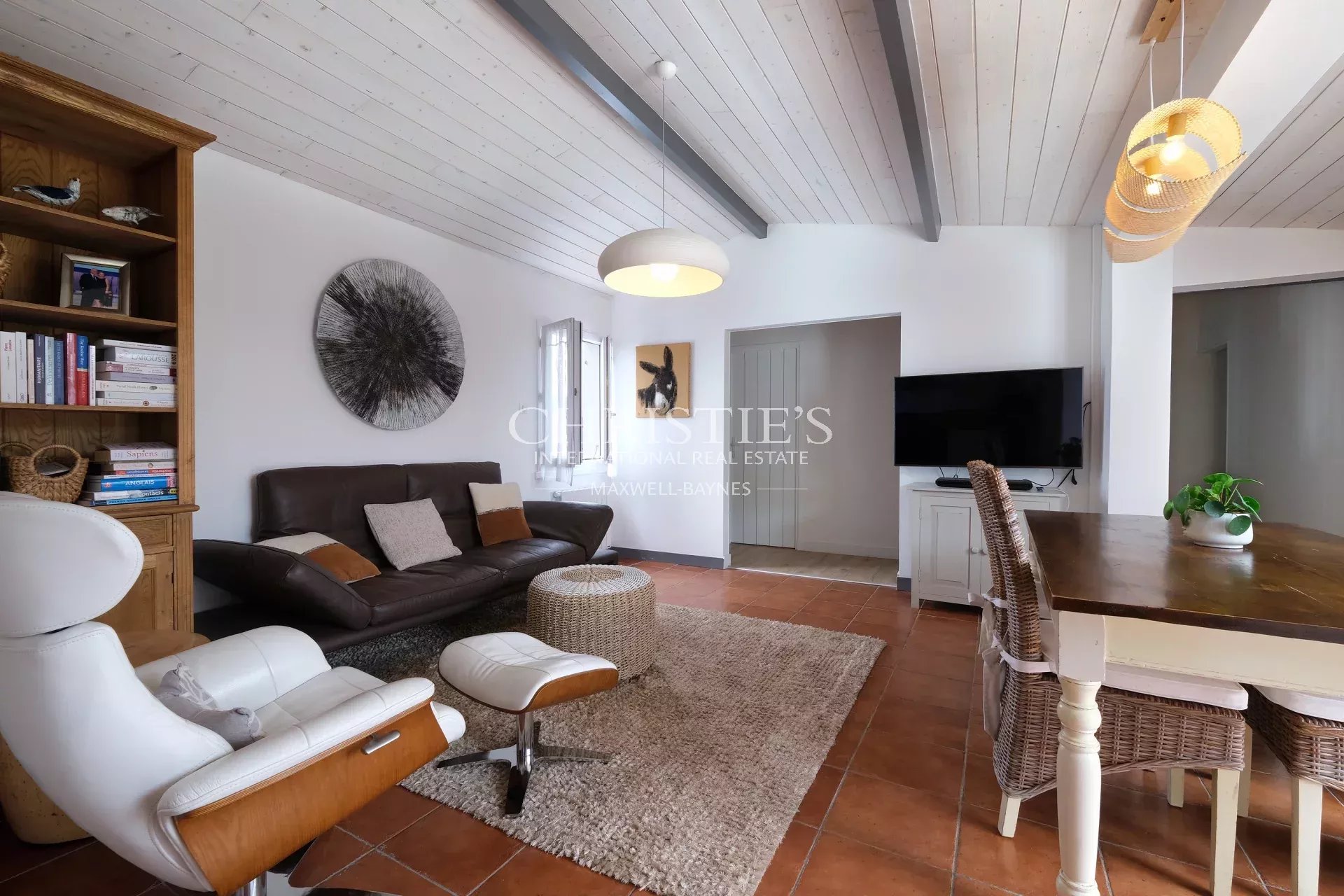 5 Bedroom Villa/Townhouse's Image 9