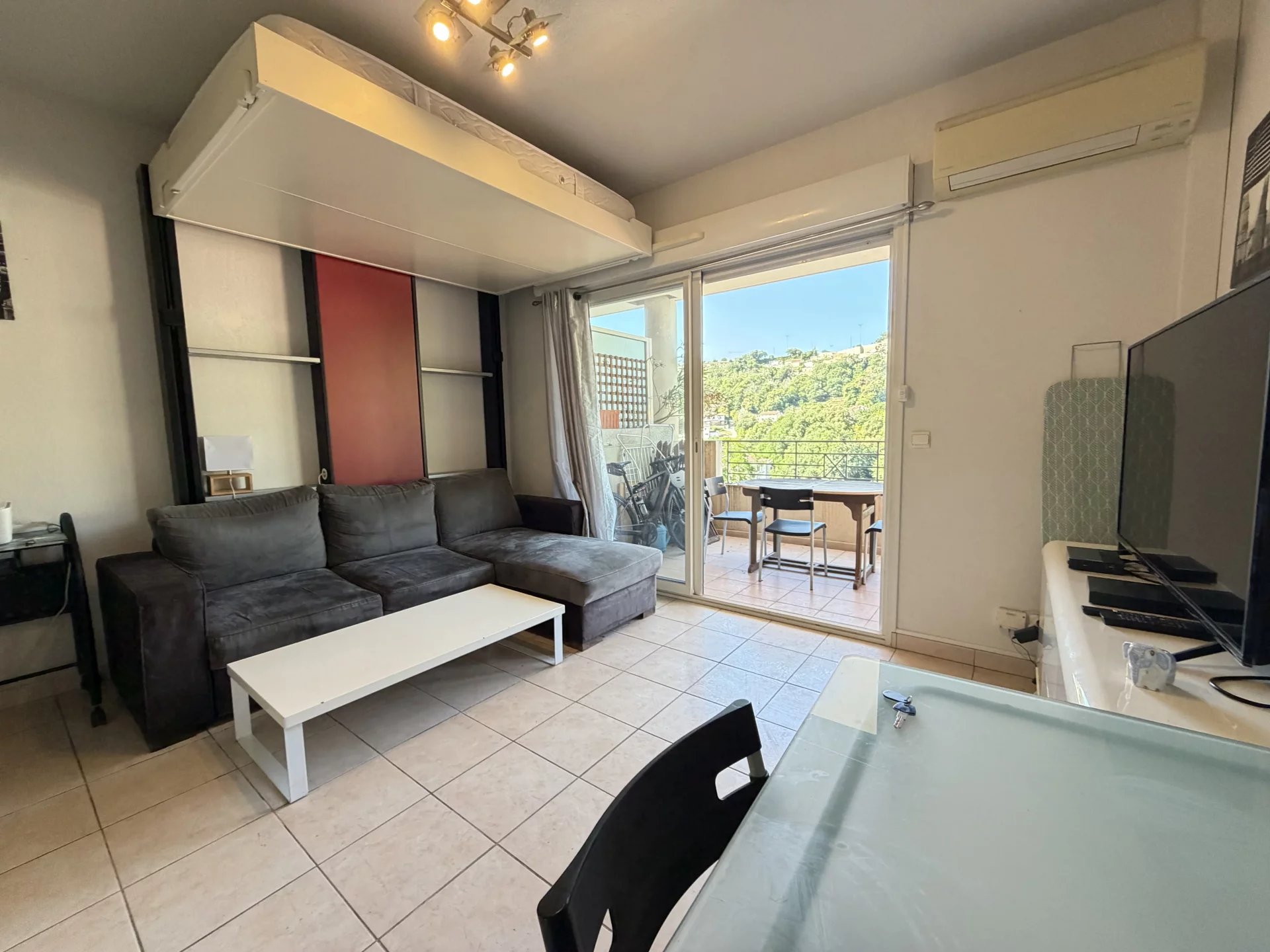 Monolocale con terrazza e posto auto – Domaine des Castagnins