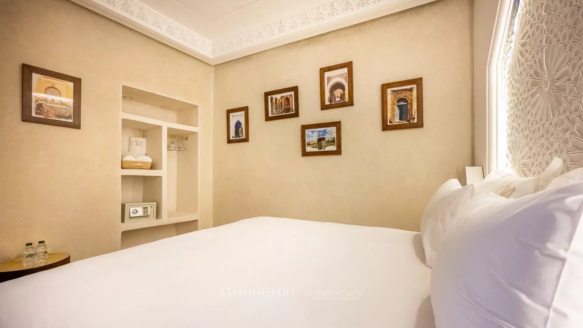 8 Bedroom Villa/Townhouse's Image 28