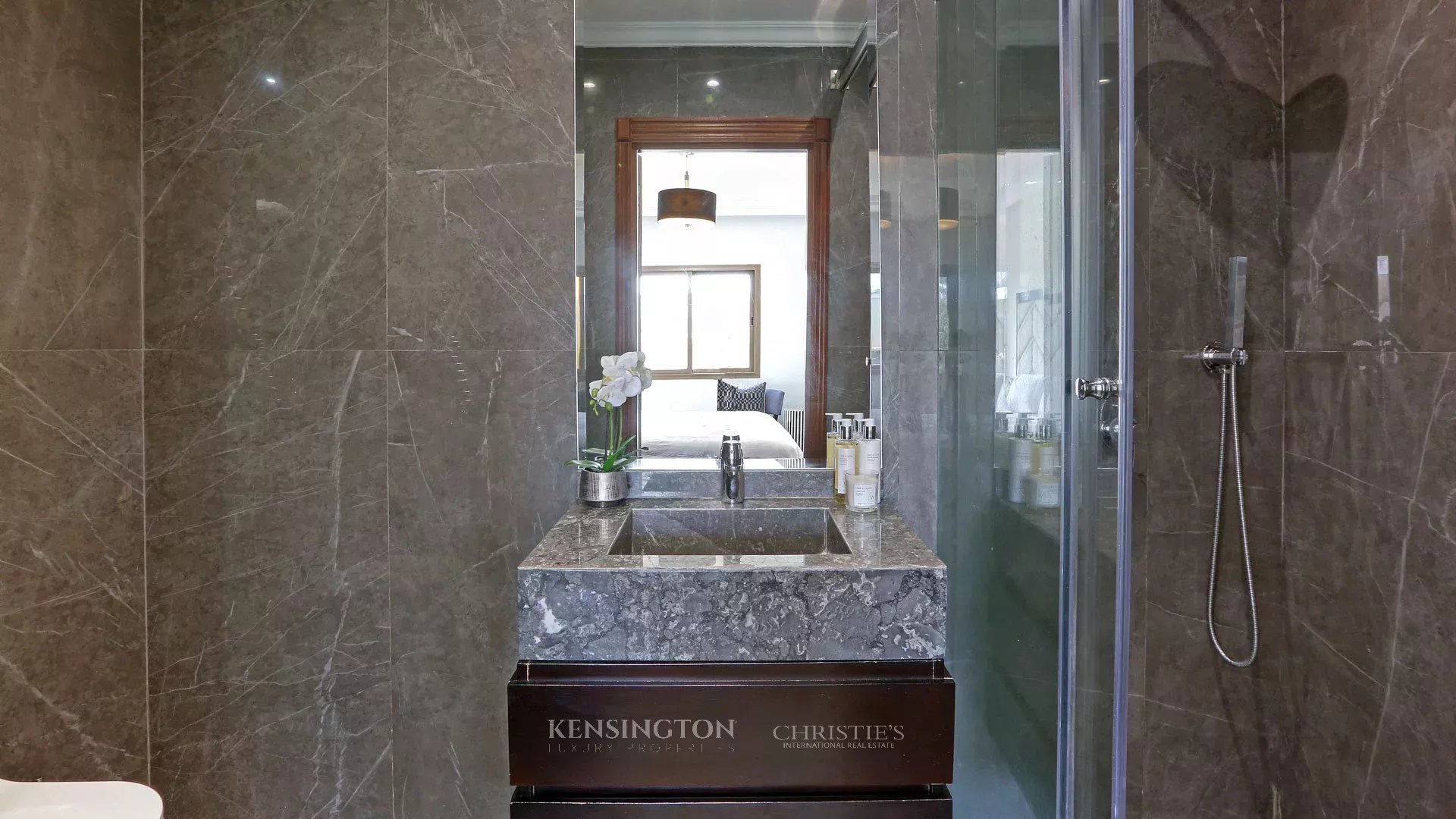 4 Bedroom Villa/Townhouse's Image 11