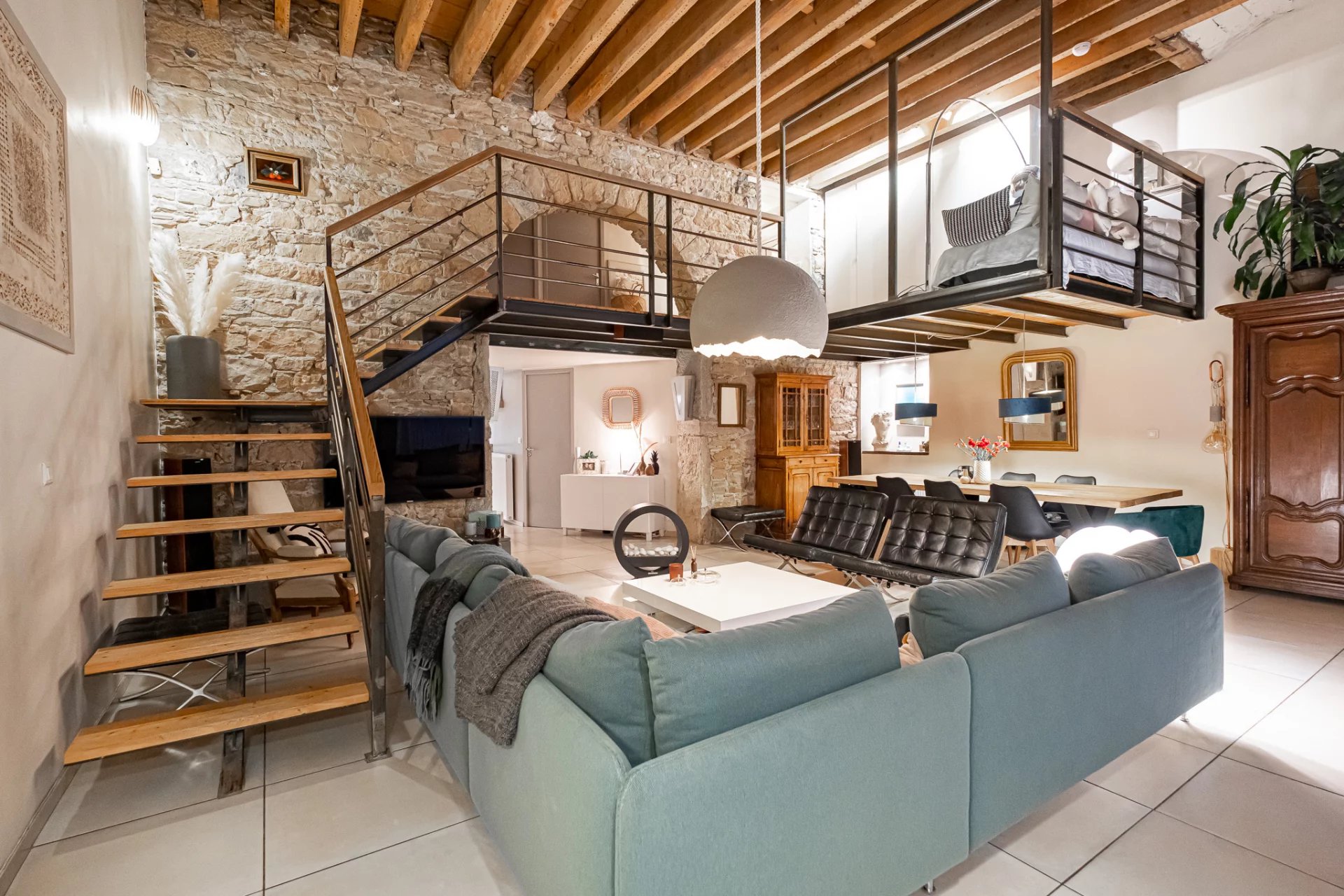 Rare  magnifique Loft  de caractère 150m² à 2h de Paris