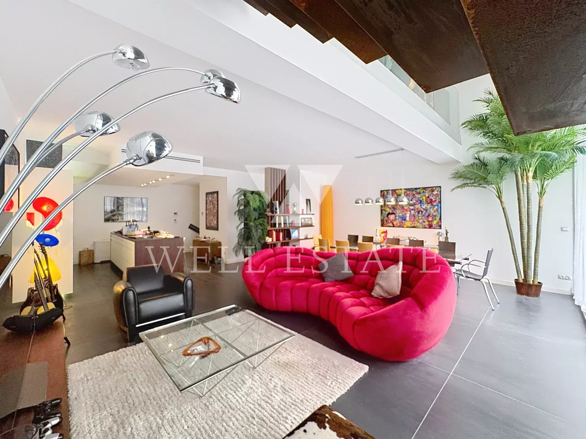 ANTIBES: SPLENDID ARCHITECT-DESIGNED 220 M² VILLA APARTMENT ON 4 LEVELS WITH PRIVATE ELEVATOR IN A MODERN BUILDING