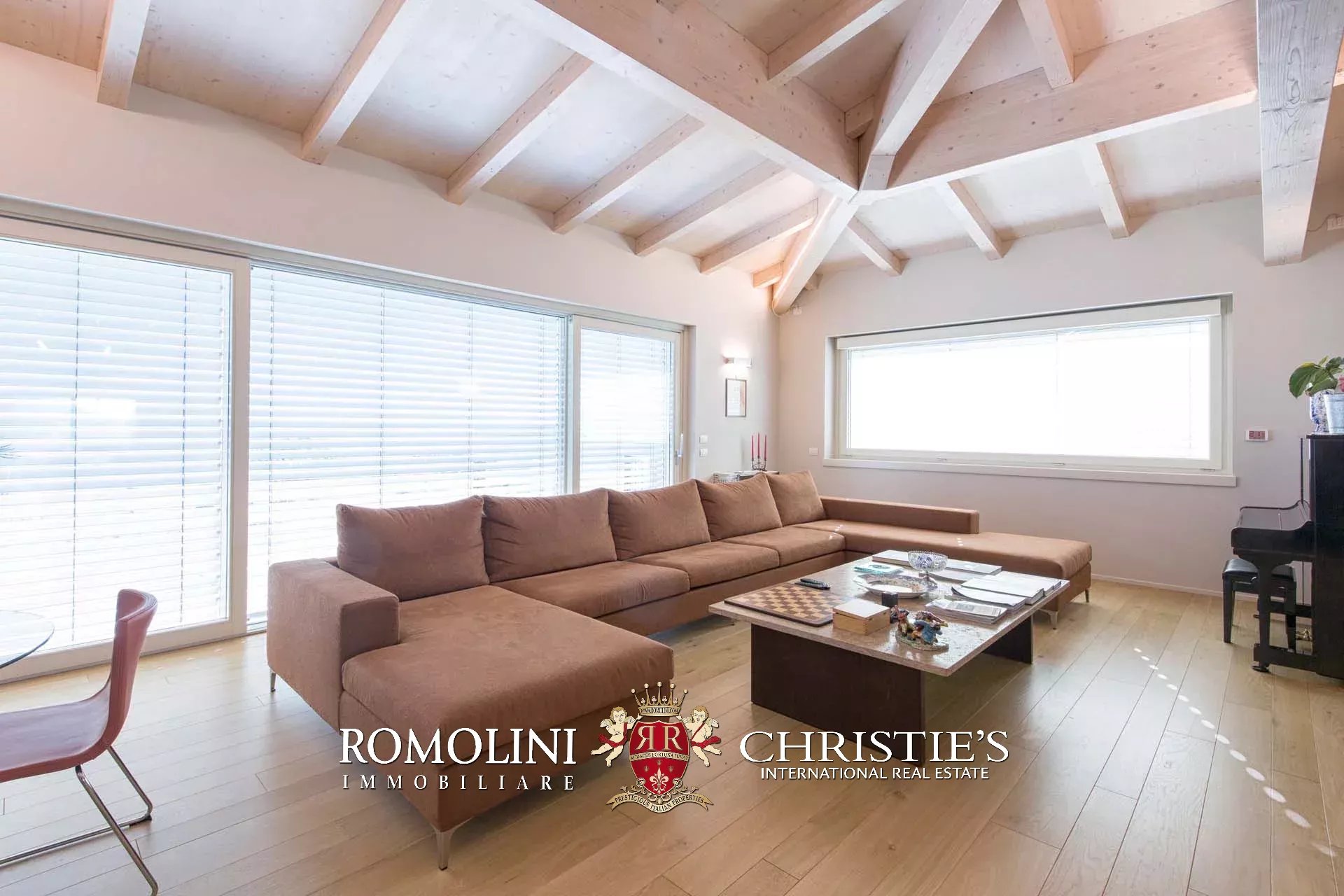 7 Bedroom Villa/Townhouse's Image 37