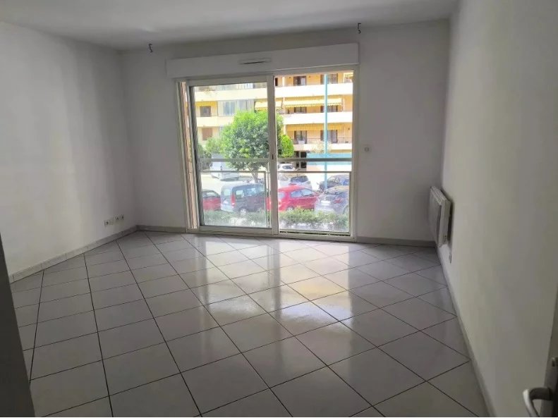 Menton borrigo appartement deux pièces avec garage