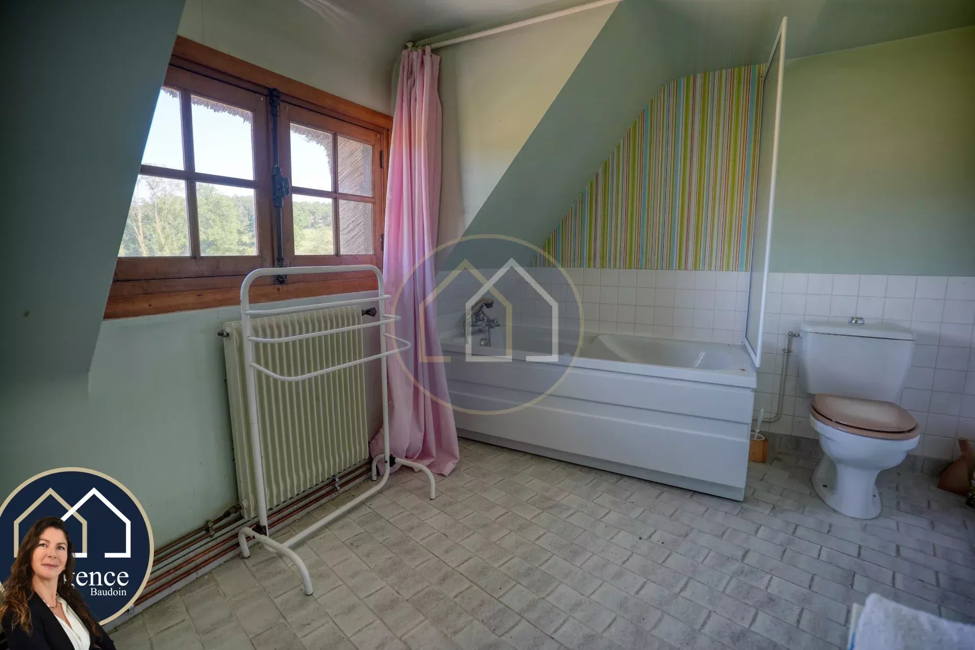 AUTHENTIQUE CHAUMIÈRE DE CHARME, 265 m², 5 CHAMBRES, GARAGE, SANS AUCUN VIS-A-VIS !