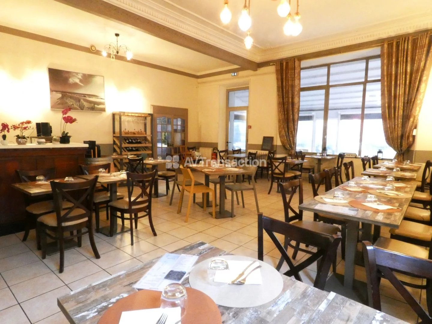 CALLAS :  Coeur du village, RESTAURANT 145m2 + Terrasses + Bar