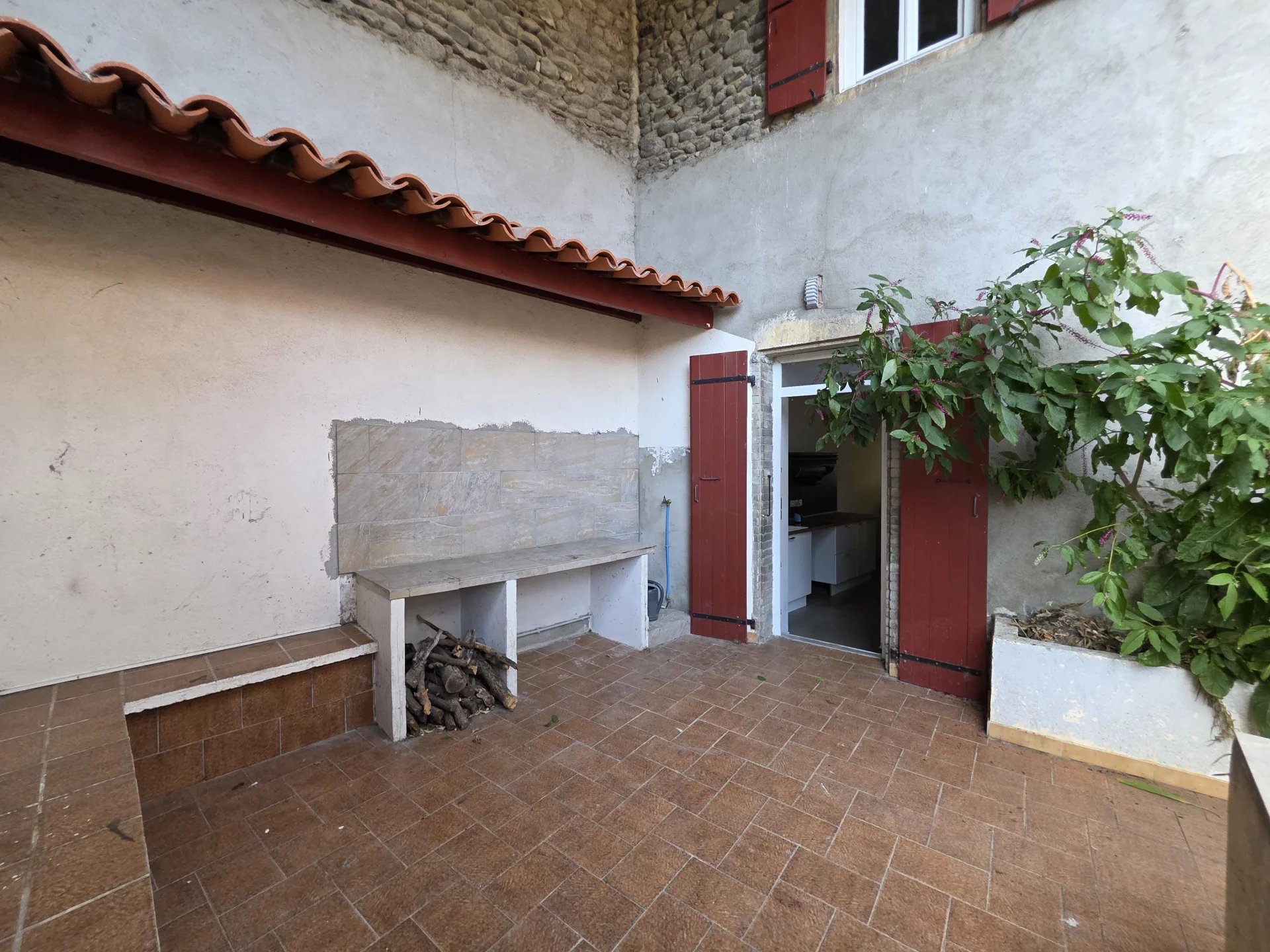 ST LAGER BRESSAC - APPARTEMENT T3 DUPLEX AVEC TERRASSE ET JARDIN