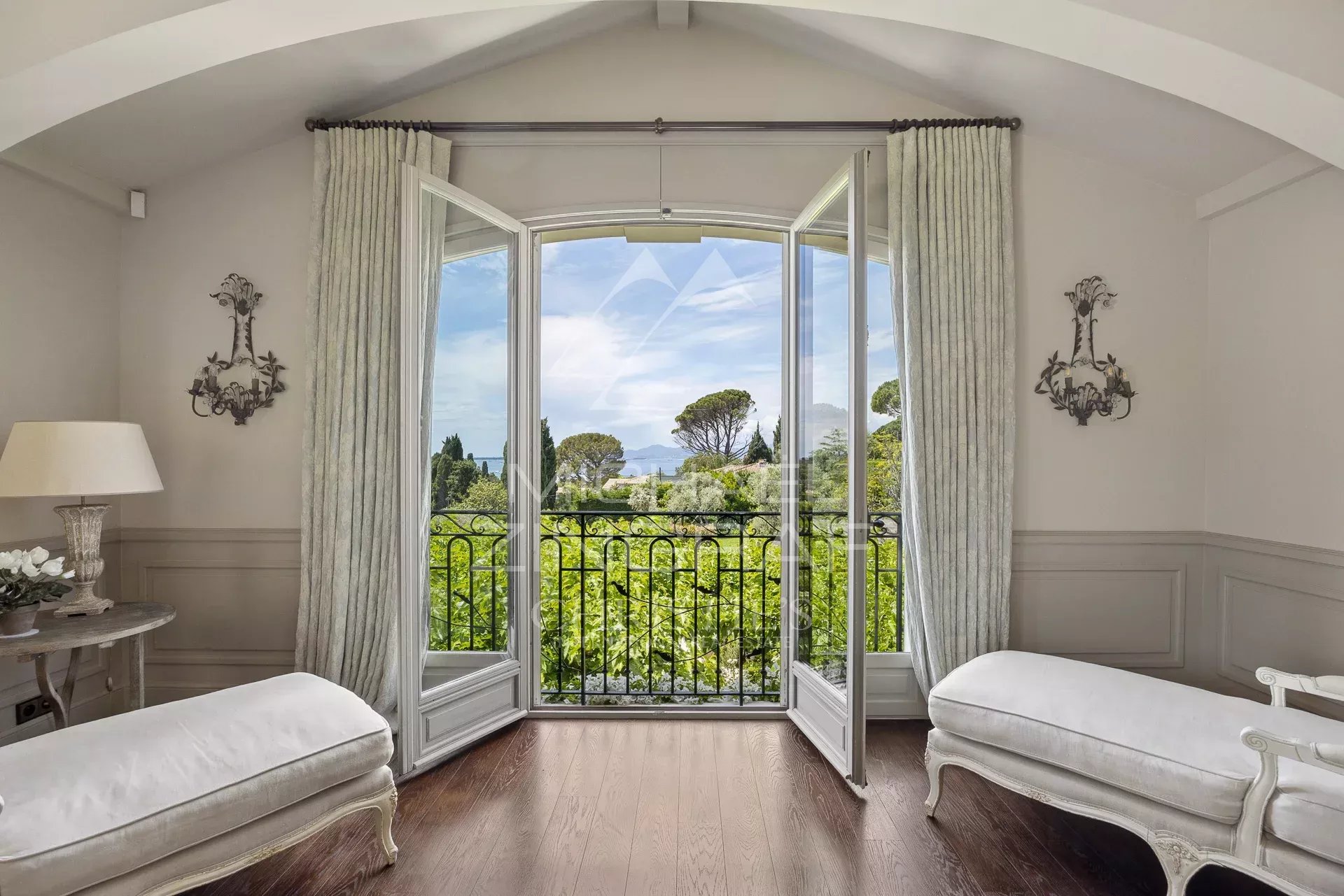 7 Bedroom Villa/Townhouse's Image 12
