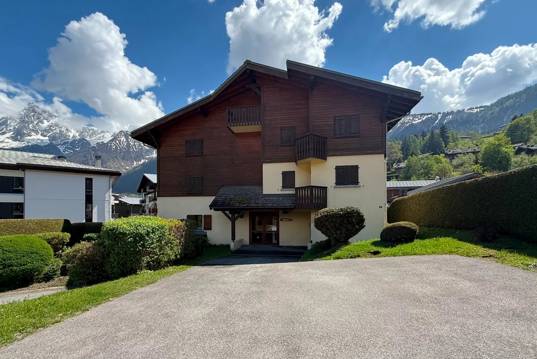 Photo of LES HOUCHES - 2 Bedroom apartment with a garden right next to the Prarion lift