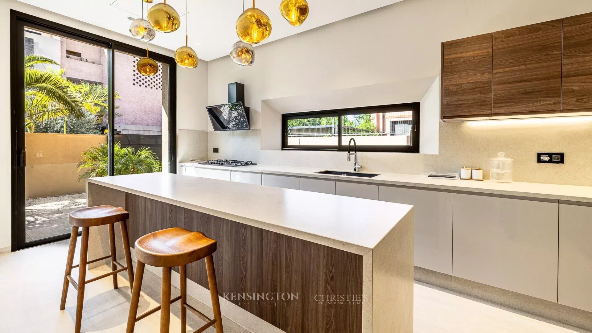 4 Bedroom Villa/Townhouse's Image 10