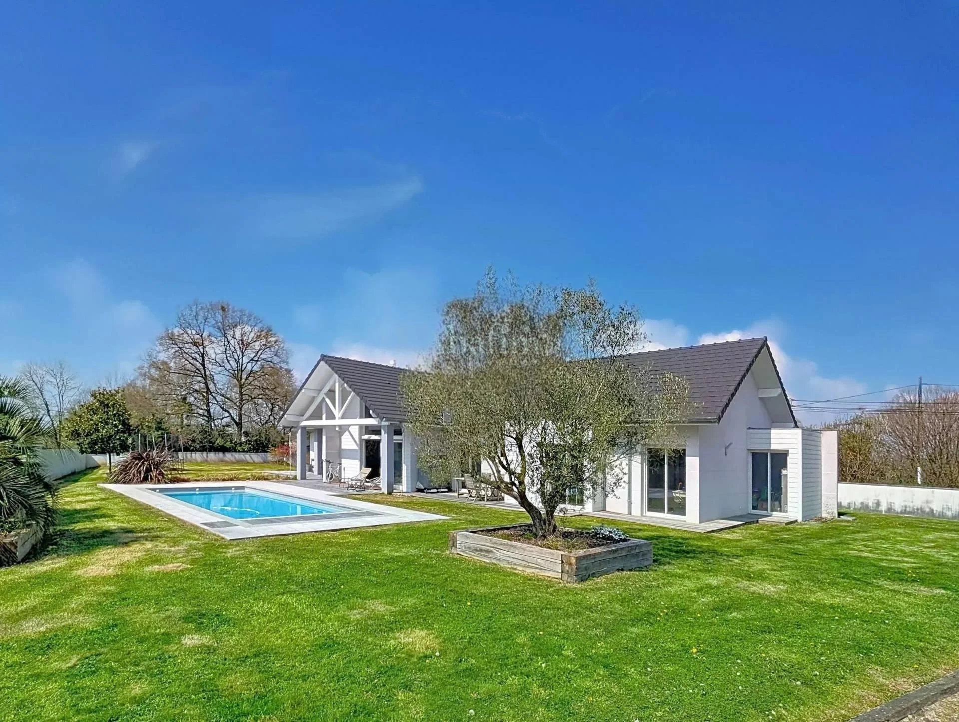 Villa contemporaine d'exception. 194m² - Pau (64000)