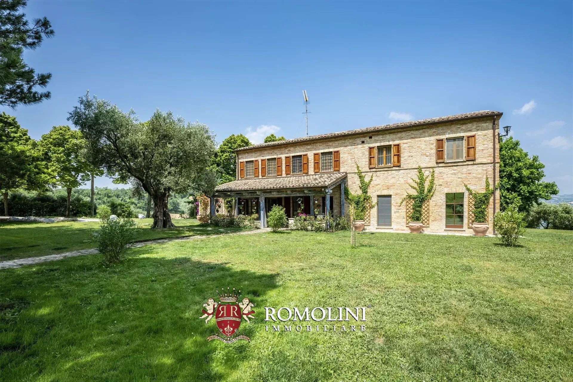 4 Bedroom Villa/Townhouse's Image 11