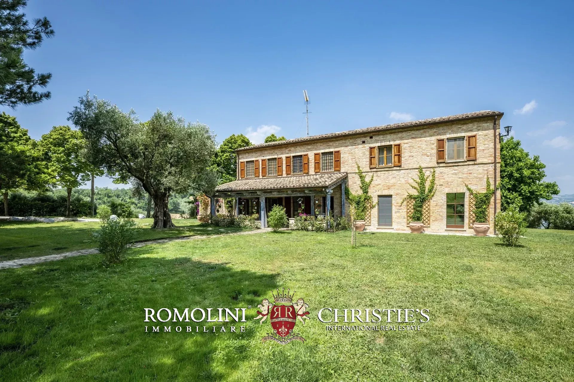 4 Bedroom Villa/Townhouse's Image 11
