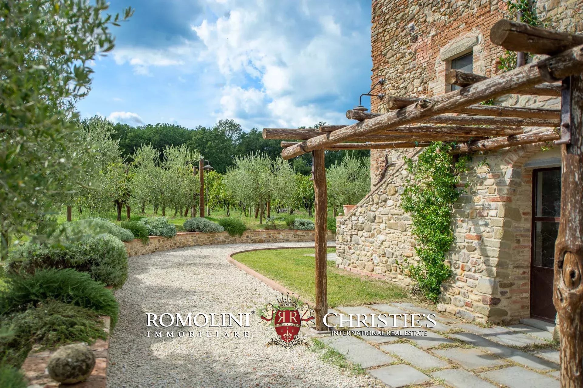 7 Bedroom Villa/Townhouse's Image 28