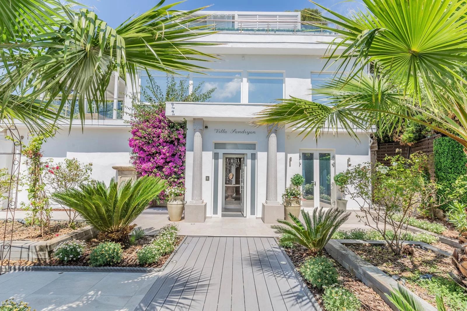 Villa Moderne sur le versant Ouest du Cap d'Antibes