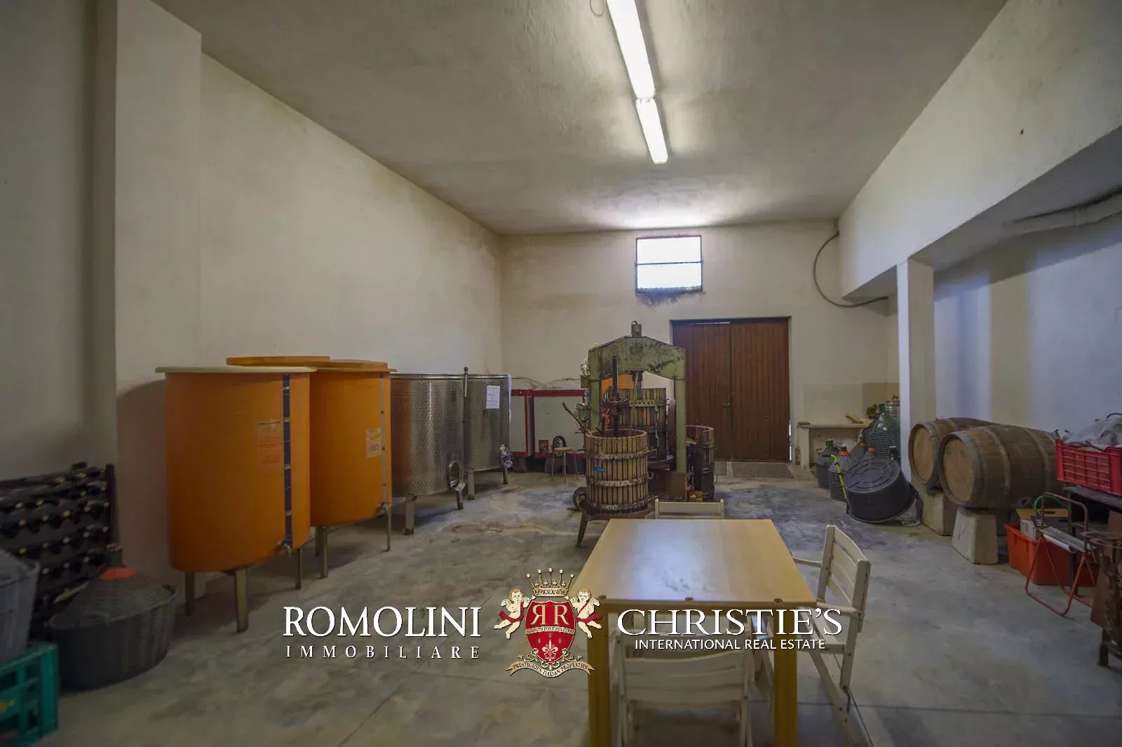 7 Bedroom Vineyard's Image 25