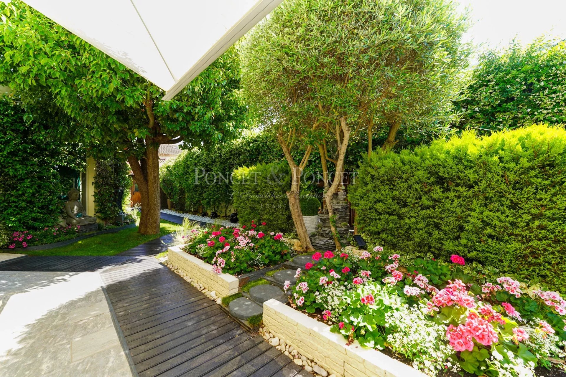 4 Bedroom Villa/Townhouse's Image 12