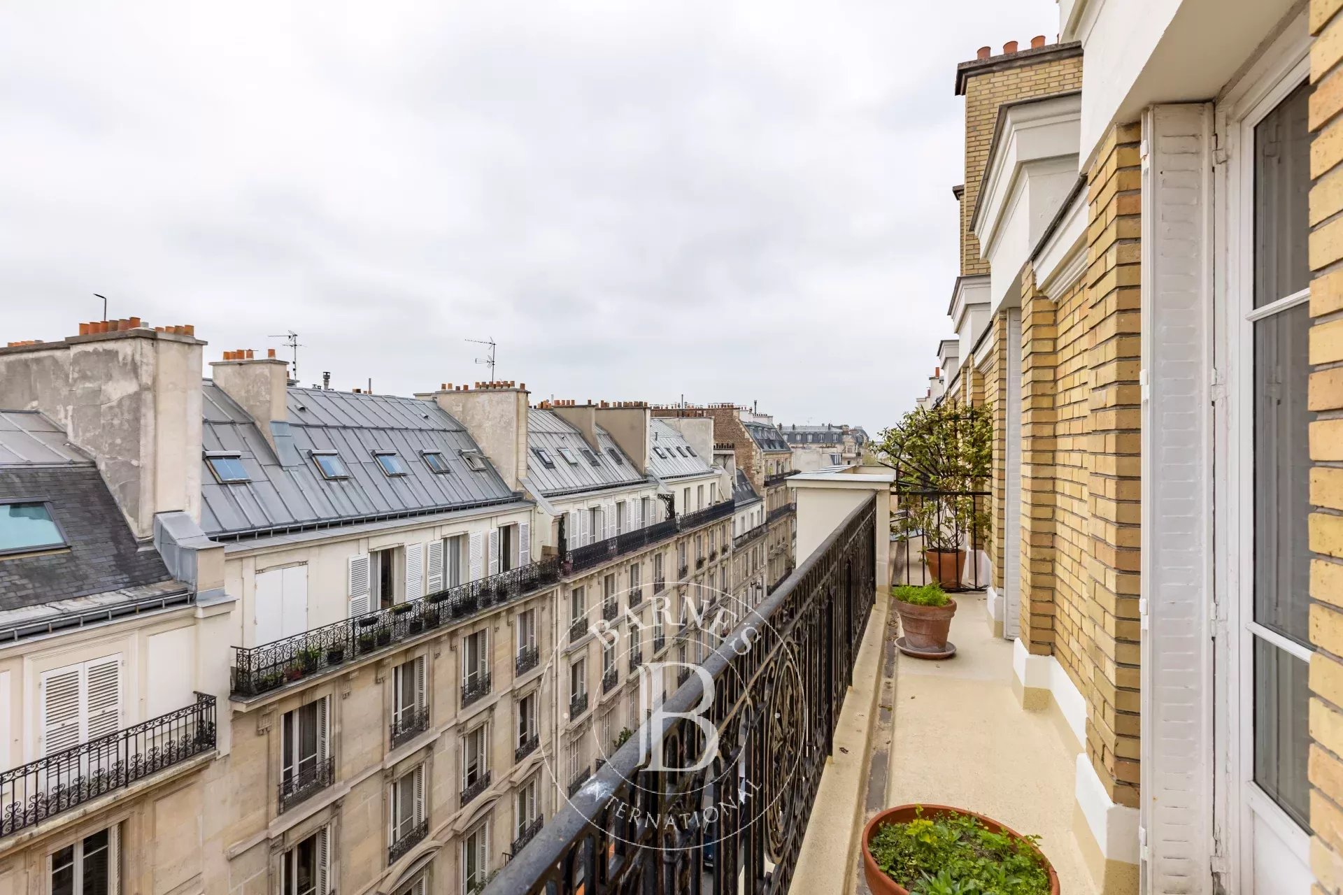 Daire Paris 8ème - picture 8