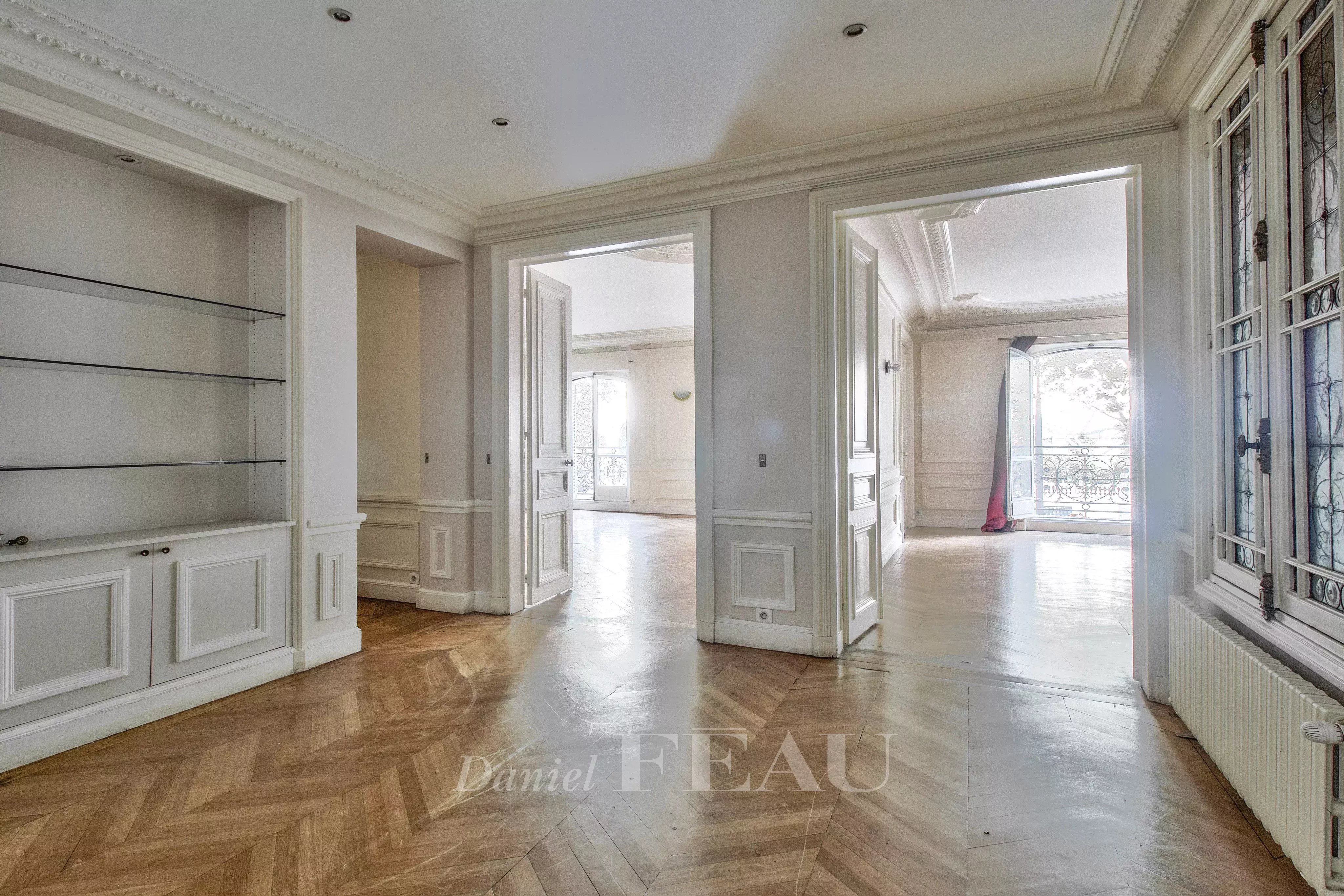 Sale Apartment Paris 16th