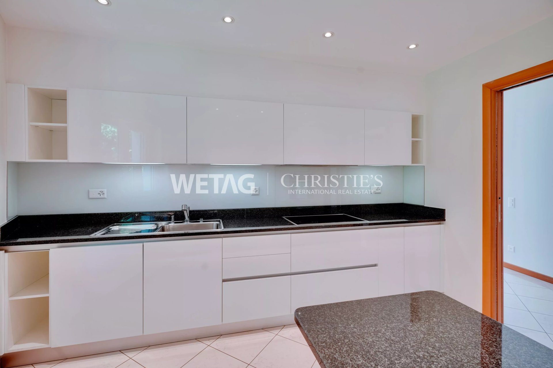 5 Bedroom Apartment/Flat's Image 4