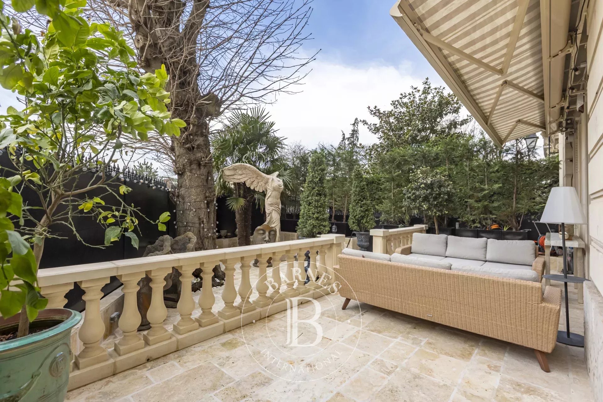 Apartment Paris 75016  -  ref 85671175 (picture 1)